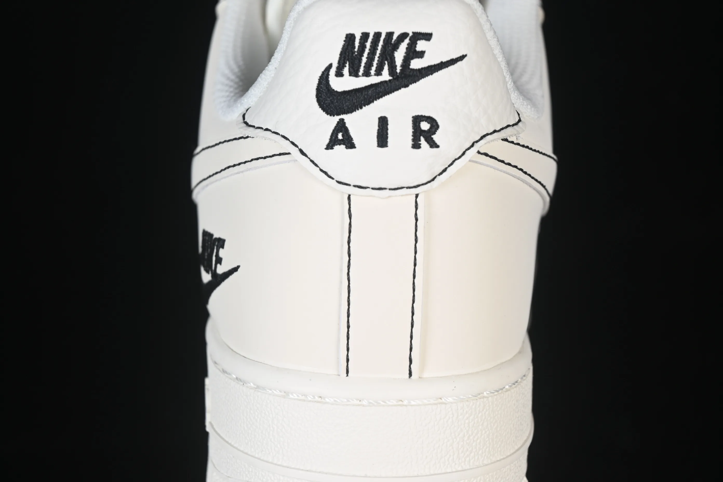 All Categories Nk Air Force 1 Air Force Series Nk Air Force 1 Low Air Force Low Nike Air Force 1'07 Low Beige and Black Line Air Force One Low Casual Shoes CS5288-032